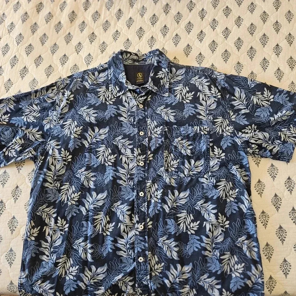 Aigle Mens XL Hawaiian Shirt Blue Floral Tropical Underwater Button Down - Picture 6 of 11